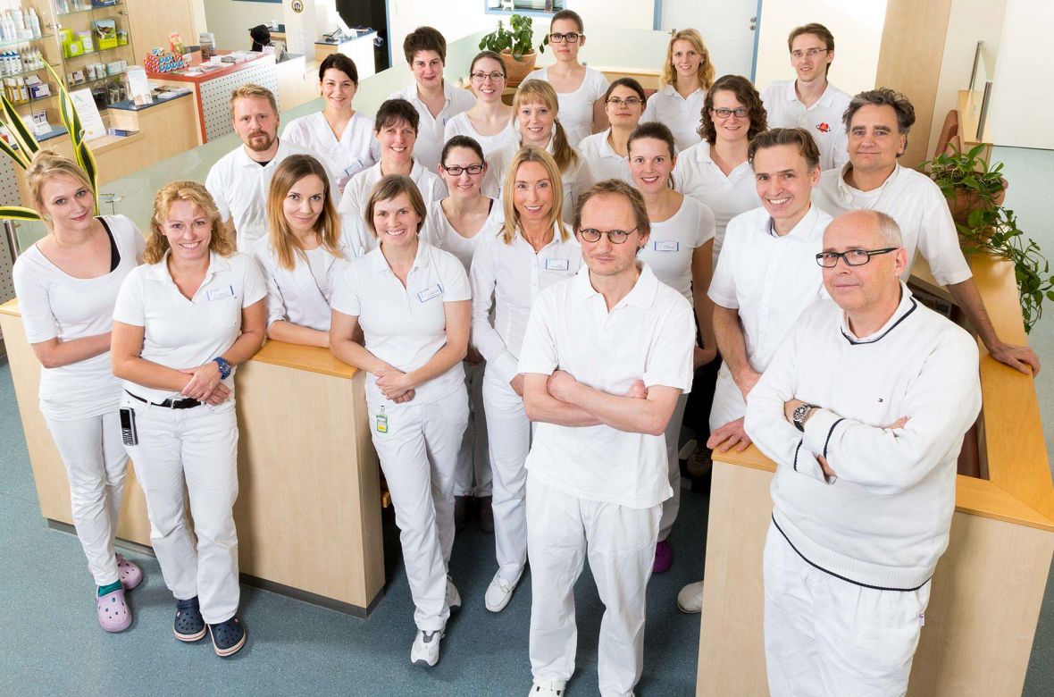 Tierklinik-01-Teamfoto16.jpg